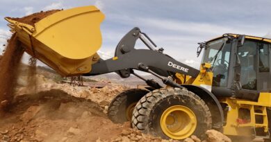 COMIBOL refuerza equipo pesado con una pala frontal para control de mineral y preservación geológica del Cerro Rico de Potosí