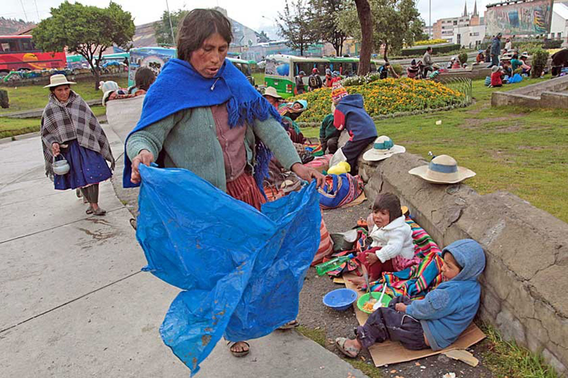 Arce dice que la extrema pobreza bajó 11% y que la brecha entre ricos y pobres es 20 veces menor - Bolivia Energía Libre