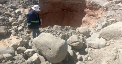 Trasladan casi medio millón de toneladas de desechos metalúrgicos para mitigar 55 hundimientos en el Cerro Rico de Potosí, informa la COMIBOL Trasladan casi medio millón de toneladas de desechos metalúrgicos para mitigar 55 hundimientos en el Cerro Rico de Potosí, informa la COMIBOL