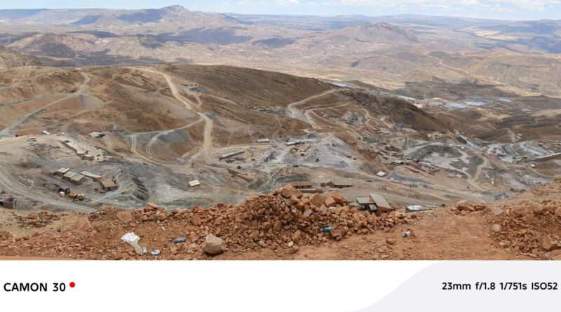 Los gobiernos designaron 63 ministros de minería con un promedio de diez meses en el cargo. La inestabilidad es la regla y el olvido el común denominador